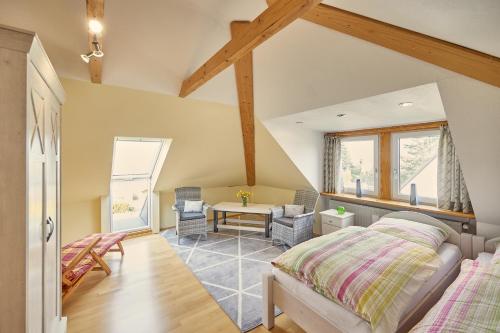 Ferienwohnung Raffael 100 qm, 2 große Betten im Wohnzimmer in Cuxhaven, Deutschland