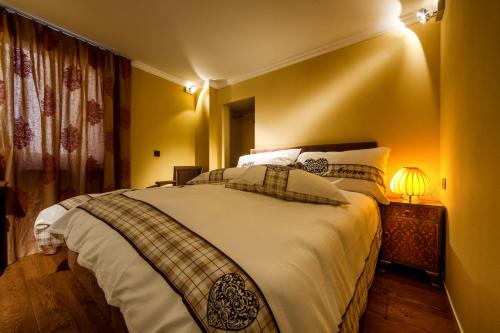 Home Hotel Arosa - image 9