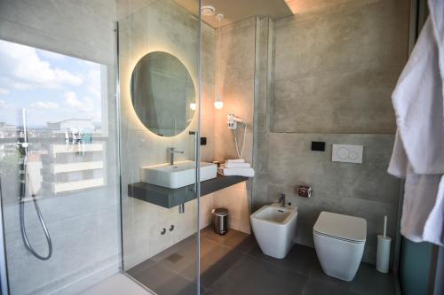 Waldorf Suite Hotel - image 12