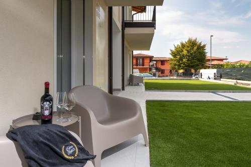 Apartment with Garden View