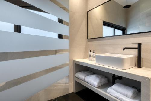 Koniama Acropolis - image 5