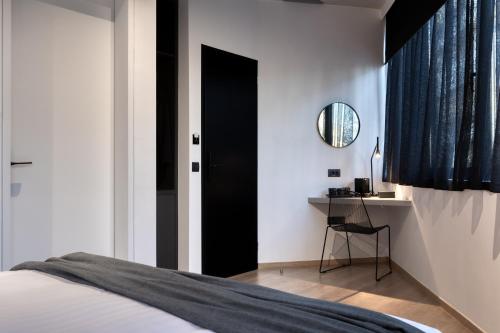 Koniama Acropolis - image 3