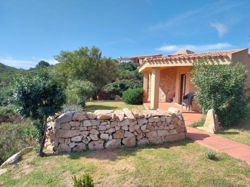 Emanuele Villetta con Ampio Giardino Piscina CONDIZIONATORI CALDO FREDDO