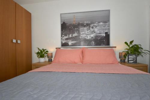 2 Bedrooms House in City Center with Free Parking
