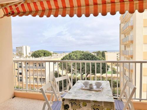 Appartement Le Lavandou, 1 pièce, 4 personnes - FR-1-251-481 - Location saisonnière - Le Lavandou