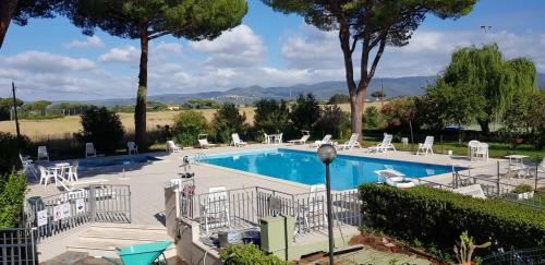 Il Pino monolocale in residence con piscina