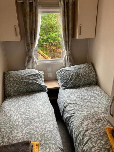 3 bedrooms, 5 beds