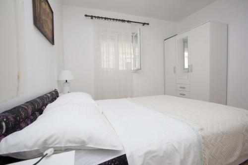 Apartment with Balcony image 9