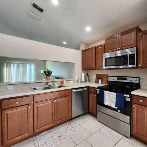 Kitchen, Luxury home near Disney & More! in Poinciana