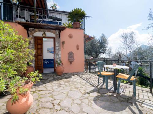  Holiday Home Candy by Interhome, Pension in Nerano