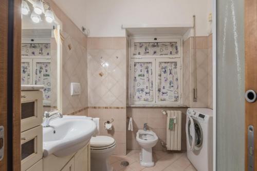 Bright Apt 2 Bedroom and balcony, Roma (foto 5)