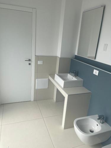 Double Room image 10
