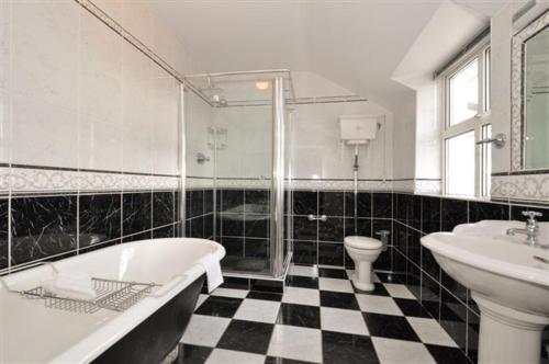 Claremount House B&B - image 4