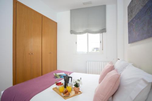 One-Bedroom Apartment image 10