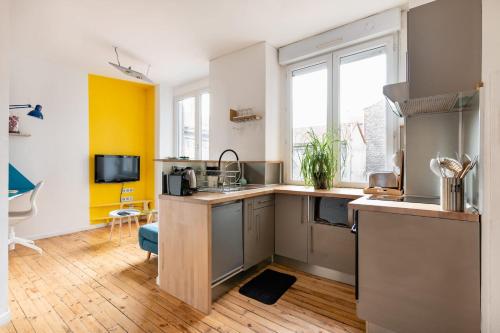 Class and cozy desing tram - Apartment - Saint-Étienne