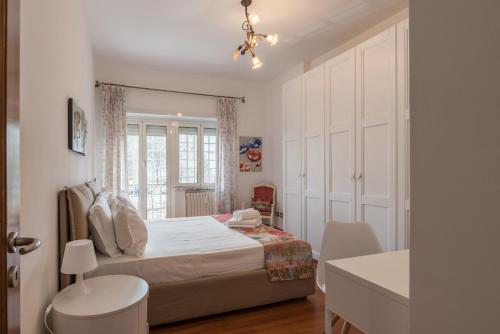 Bright Apt 2 Bedroom and balcony, Roma (foto 9)