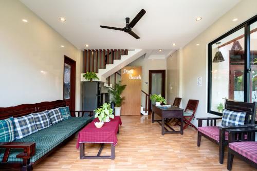 Pink Beach Homestay in Cam An