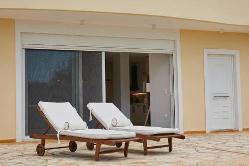 Flyin' High Luxury Suite in Ag. Marina (Kropia)