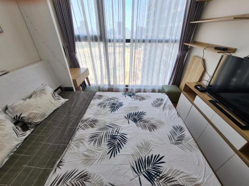 Three-Bedroom Apartment image 3