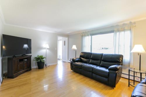 Family Home with Deck and Grills in Southington! in Southington, USA