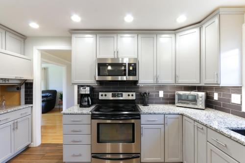 Family Home with Deck and Grills in Southington! in Southington, USA