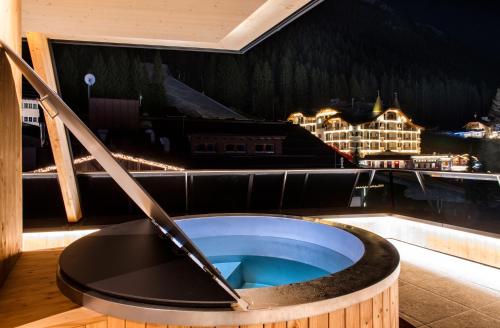 Pezsgőfürdő, fire & ice LIVING in Ischgl