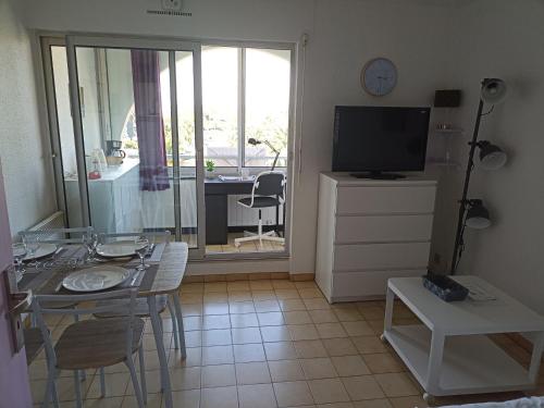 Appartement Sète, 1 pièce, 2 personnes - FR-1-338-444 - Location saisonnière - Sète