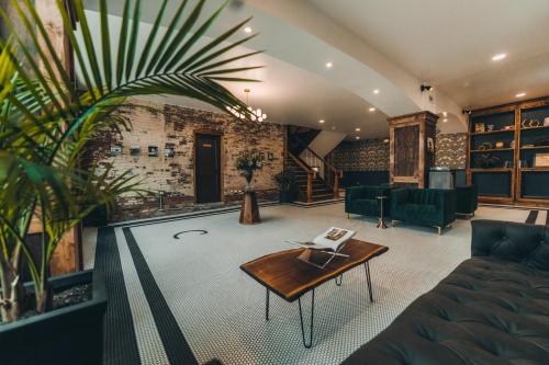 . The Chandler Hotel