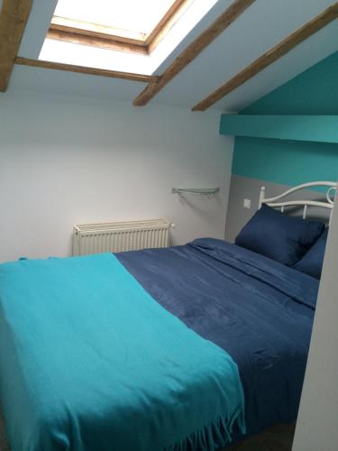 Retro Hostel Room Type - Single Room with Private Bathroom
