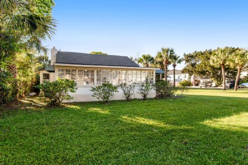 Beach Cottage on Jones