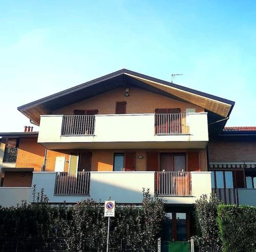 Casa in mansarda con terrazza - Apartment - Caronno Pertusella