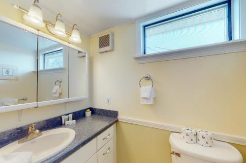 The Cottage at Long Sands The Cottage at Long Sands