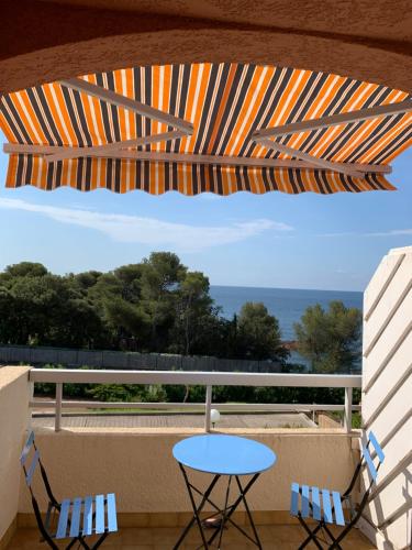 Balcony/terrace, Appartement vue mer domaine arbore in La Baumette