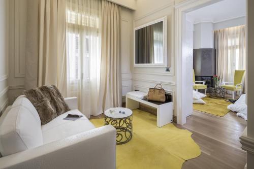3 Sixty Hotel & Suites - image 8