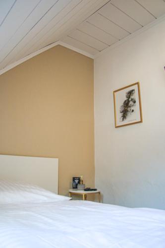 1 twin bed