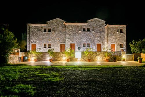  MANI HOUSES Selinitsa Art Koloveas in Agios Nikolaos