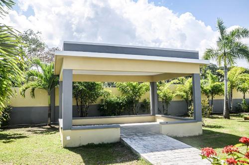Beach Holidays at Marina Villa in Saint Ann's Bay
