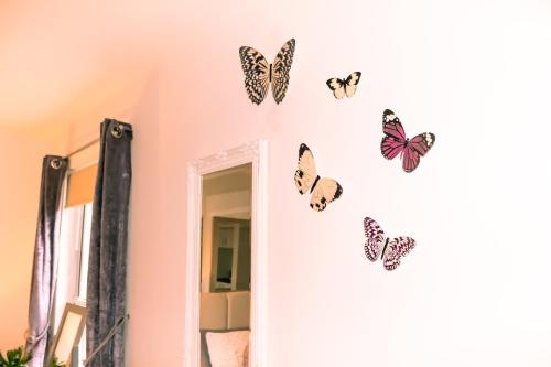 Studio Apartment image 7
