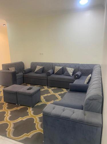 . شقق للعائلات فقط