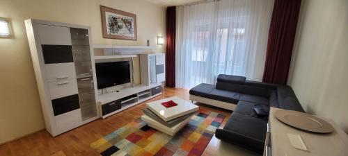 Silver 2 Home - Two bedroom apartment with two balconies - 15 Asbóth utca Budapest 1075  room in Basilica Apartments