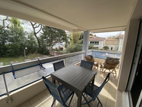 Apartment room in Appartement à Arcachon: Plages et commerces à pied balcon parking 4 couchages - FR-1-474-193