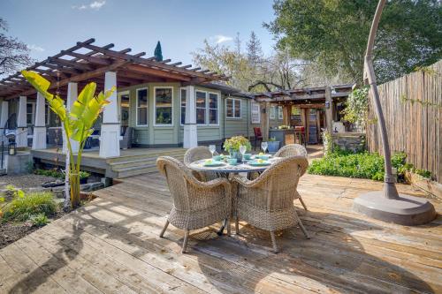 Luxury Woodside Vacation Rental with Patio