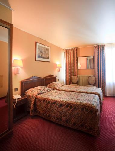 Hotel Meslay Republique - image 9