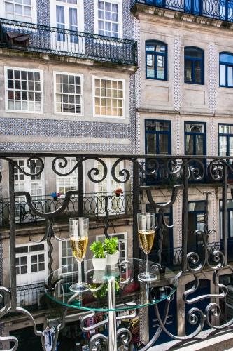 Cardosas Charming with Balconies and AC, Porto