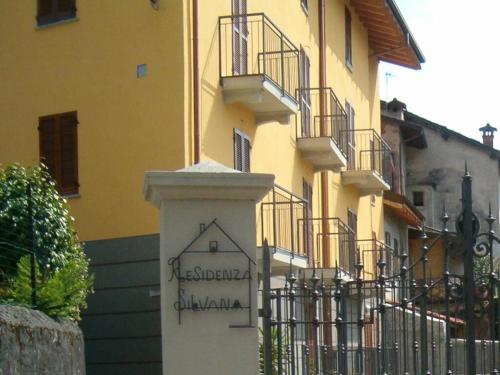  Red Apartment - Residenza Silvana in Verbania