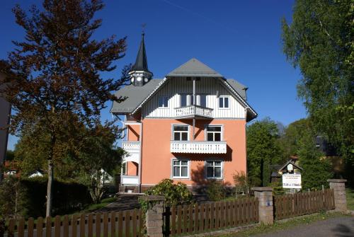 Moderne Ferienwohnungen in alter Villa