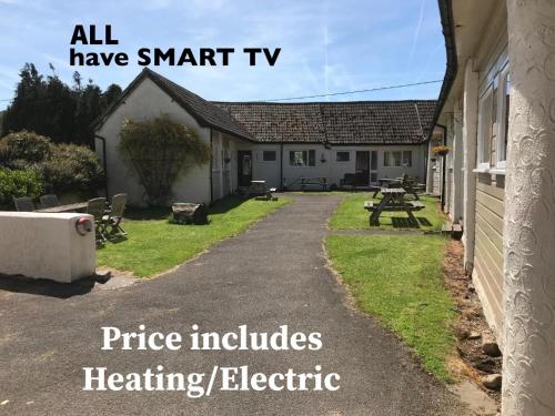 Court Farm Holiday Bungalows Ltd - West Quantoxhead