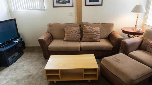 Indian Hills 6088 - image 5