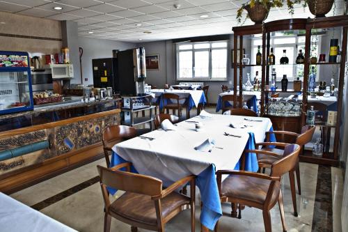 Bar/Lounge, Hotel Dona Jimena in Villarcayo