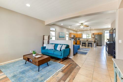 San Tan Valley Escape with Pool, Patio and Grill!